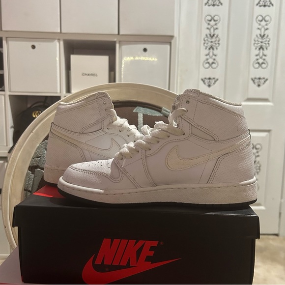 Air Jordan 1 Retro High OG - Picture 1 of 9